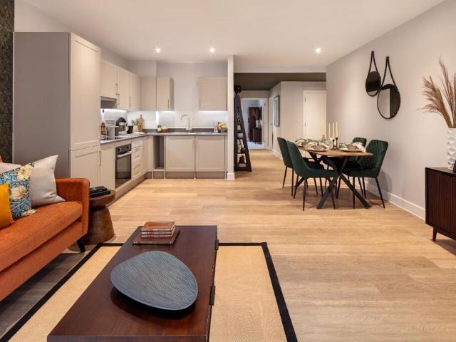 Flat for sale in Central Milton Keynes, Milton Keynes