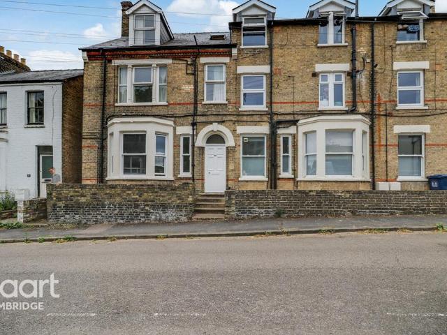 Flat for sale in Arbury, Cambridgeshire