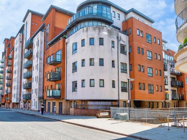 Flat for sale in St Mary's, City Of Southampton