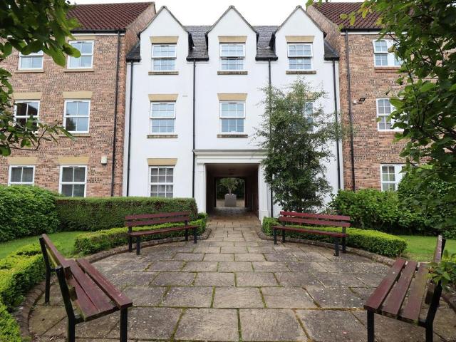 Flat for sale in Yarm, Stockton-on-tees
