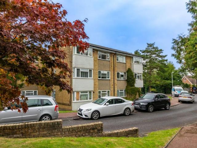 Flat for sale in Broadwater Down, Sandown Park