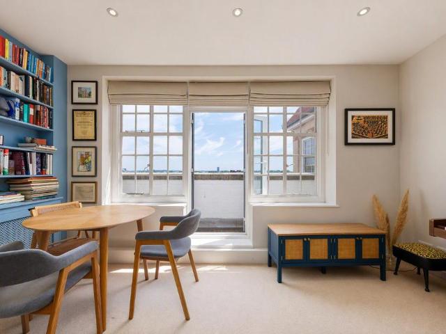 Flat for sale in Chelsea, Greater London