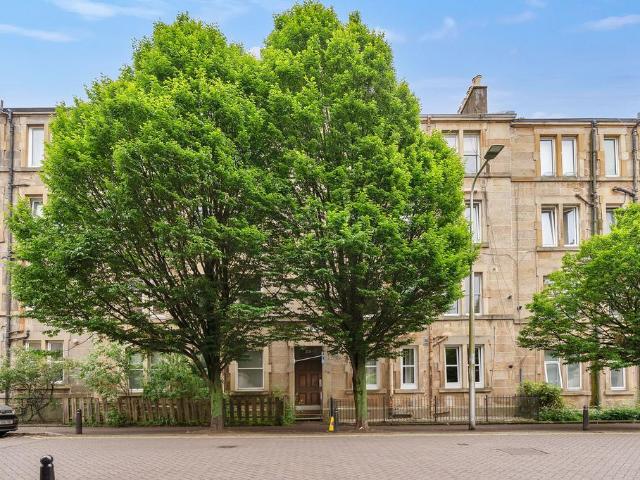 Flat for sale in Merchiston, Scotland