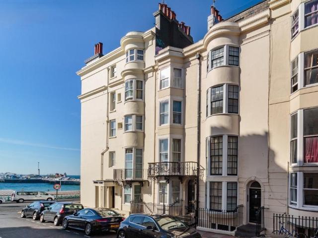Flat for sale in Queen's Park, Brighton & Hove