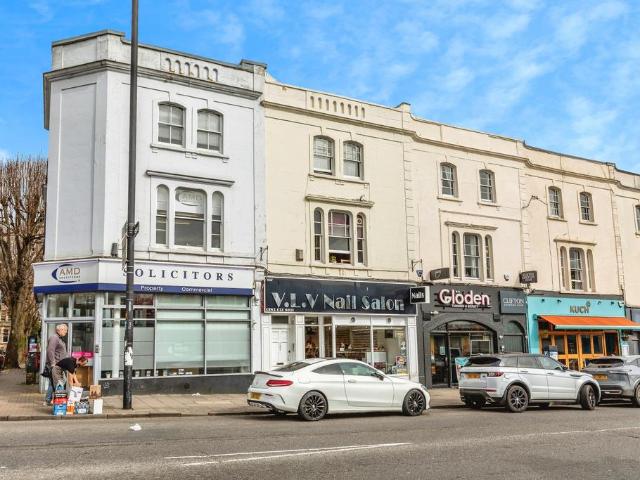 Flat for sale in Feckenham, City Of Bristol