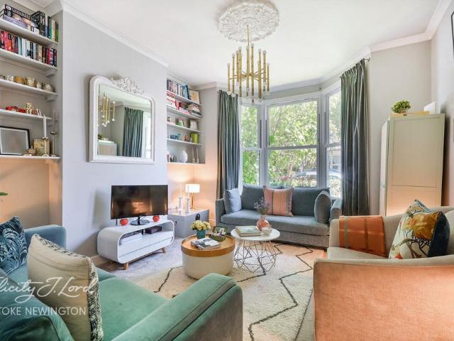 Flat for sale in West Hackney, Upper Clapton