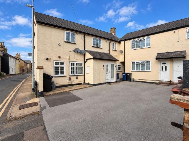 Flat for sale in Newtown, Huntingdonshire