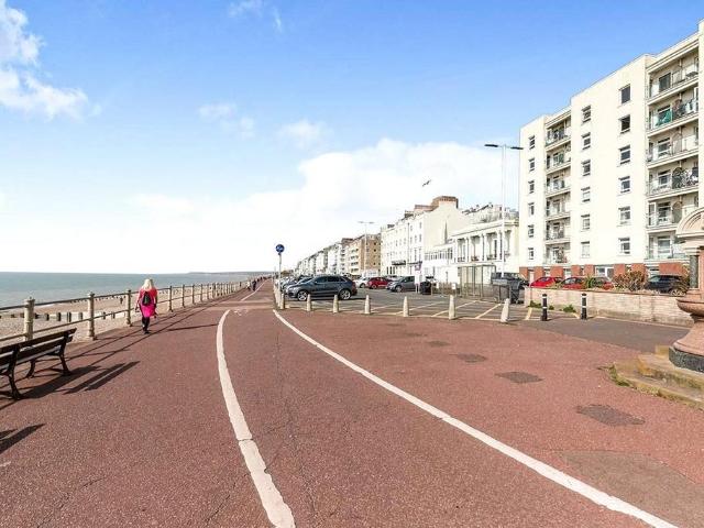 Flat for sale in St Leonards, Hastings