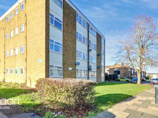 Flat for sale in Latton Bush, Harlow