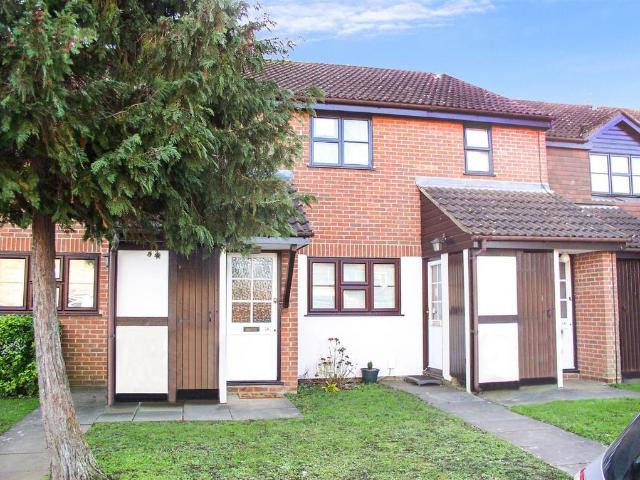 Flat for sale in Blackhills, Surrey