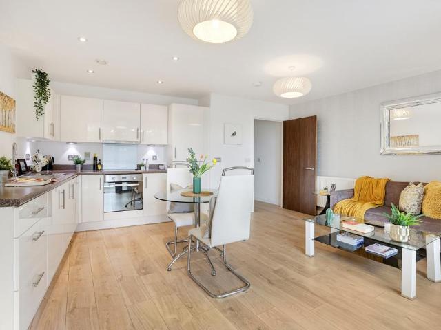 Flat for sale in West Ealing, Greater London