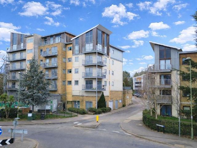 Flat for sale in Farnborough, Hampshire