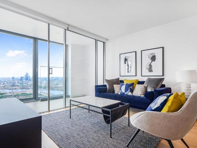 Flat for sale in Canary Wharf, Greater London