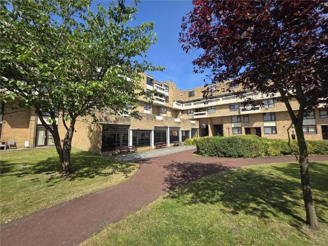 Flat for sale in Sulgrave, Washington