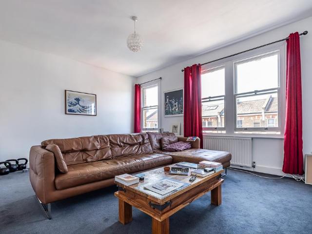 Flat for sale in Maida Hill, Greater London