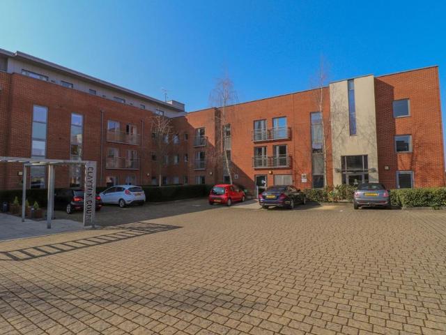 Flat for sale in World's End, Perryfields