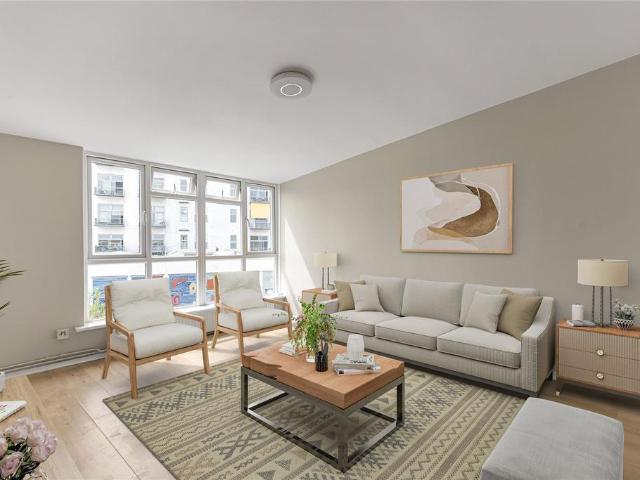 Flat for sale in Fulham, Greater London