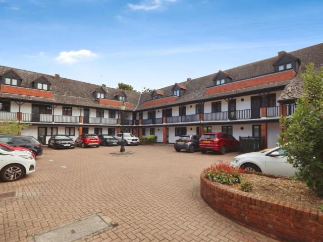 Flat for sale in King's Walden, Hertfordshire