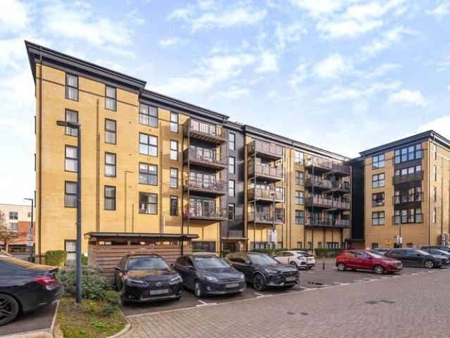 Flat for sale in Pin Green Industrial Area, Shephall