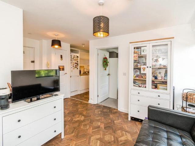 Flat for sale in The Polygon, City Of Southampton