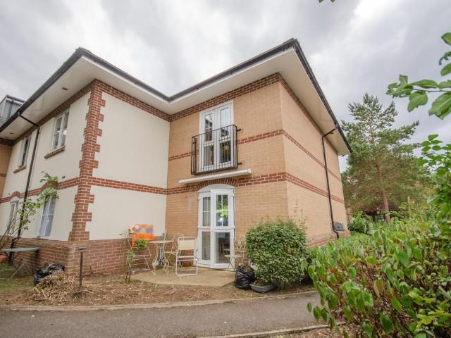 Flat for sale in Feckenham, City Of Bristol