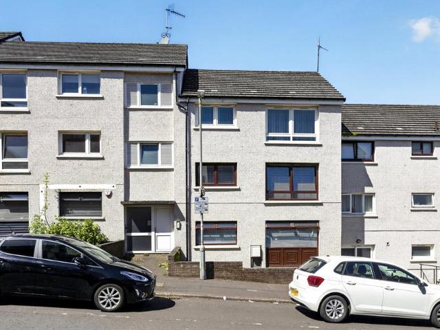 Flat for sale in Greenock, Scotland
