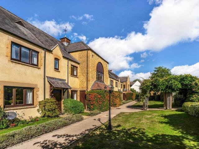 Flat for sale in Moreton-in-Marsh, Cotswold