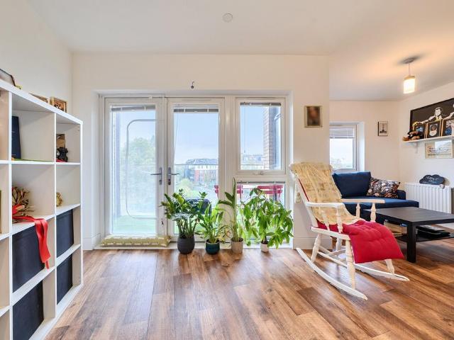 Flat for sale in Willow Lane Industrial Estate, Greater London