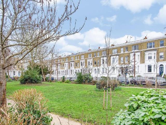 Flat for sale in London Borough of Hammersmith and Fulham, Greater London