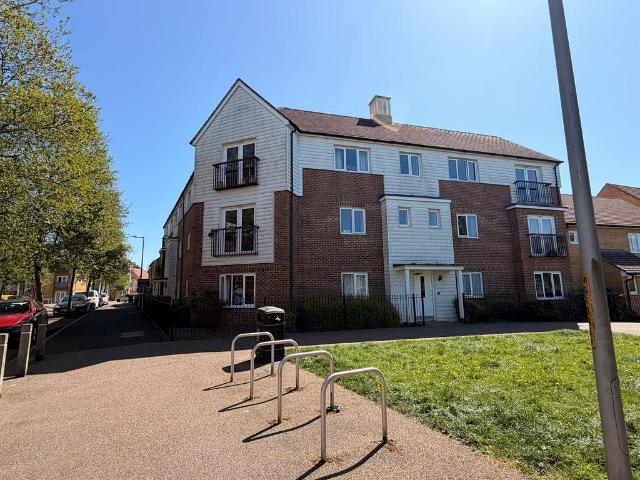 Flat for sale in Godinton Park, Bridgefield