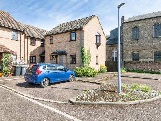 Flat for sale in Biggleswade, Bedfordshire
