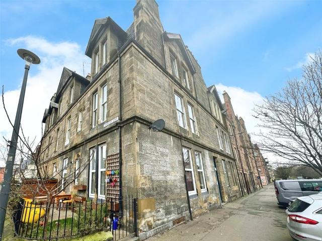 Flat for sale in Lorne, Leith