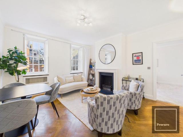 Flat for sale in Brompton, Greater London