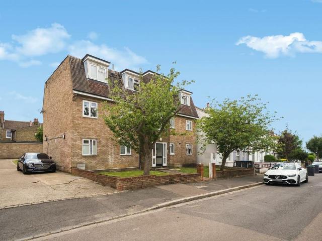 Flat for sale in London Borough of Croydon, Thornton Heath