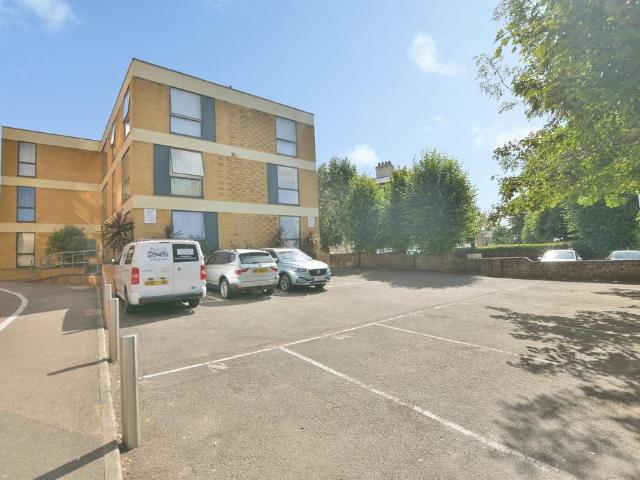 Flat for sale in South Ashford, Bridgefield