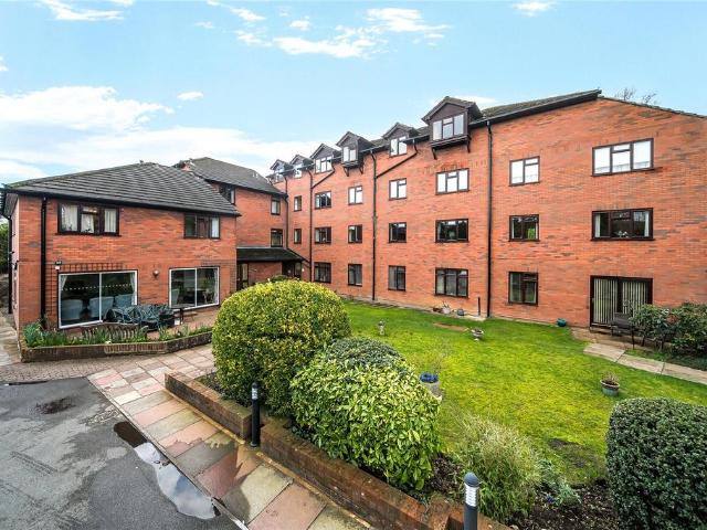 Flat for sale in Locksbottom, Greater London