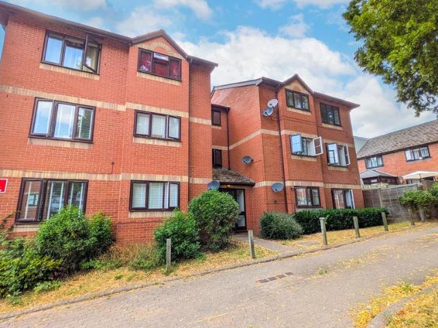Flat for sale in Red Hill, Worcestershire