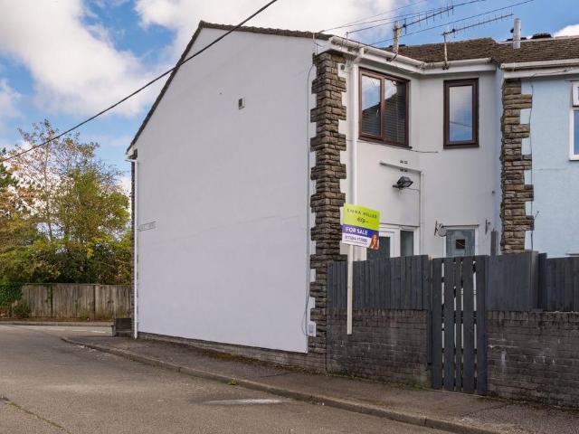 Flat for sale in Trosnant, Pontypool