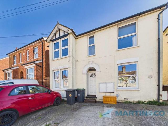 Flat for sale in Brook Street, Bourne Vale