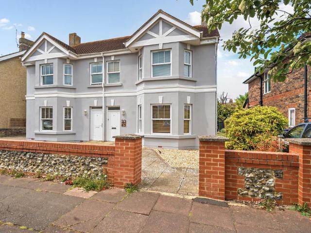 Flat for sale in West Worthing, Worthing