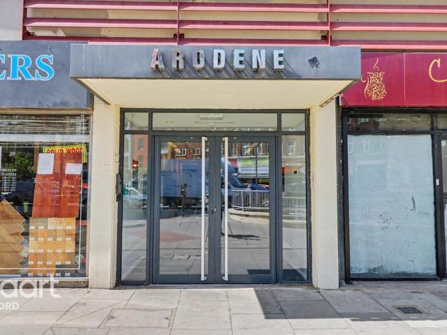 Flat for sale in Gants Hill, Greater London
