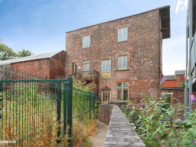 Flat for sale in Heeley Bottom, Meersbrook