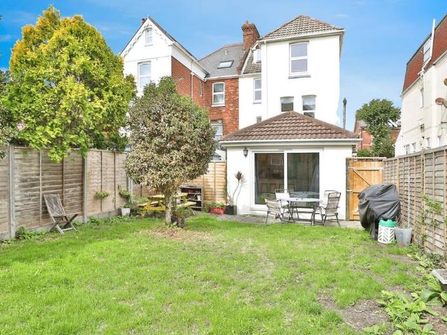 Flat for sale in Boscombe, Bournemouth
