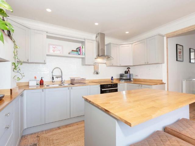 Flat for sale in Fishersgate, West Sussex