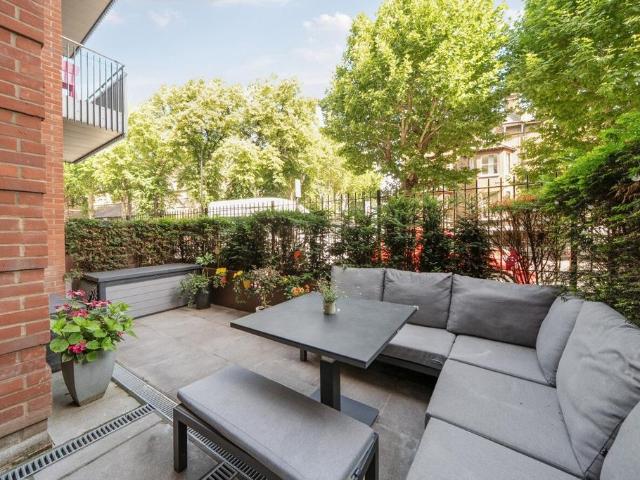 Flat for sale in Hammersmith, Greater London