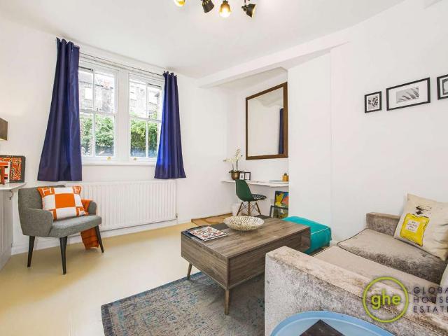 Flat for sale in Elephant and Castle, Greater London