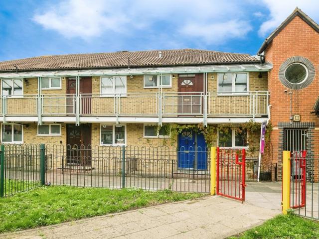 Flat for sale in Clayhall, Greater London