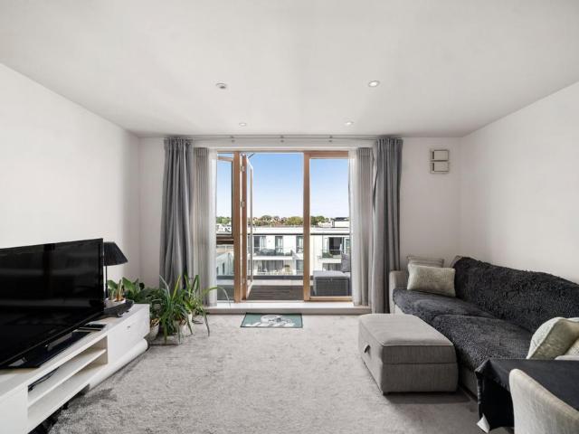 Flat for sale in Fulham, Greater London