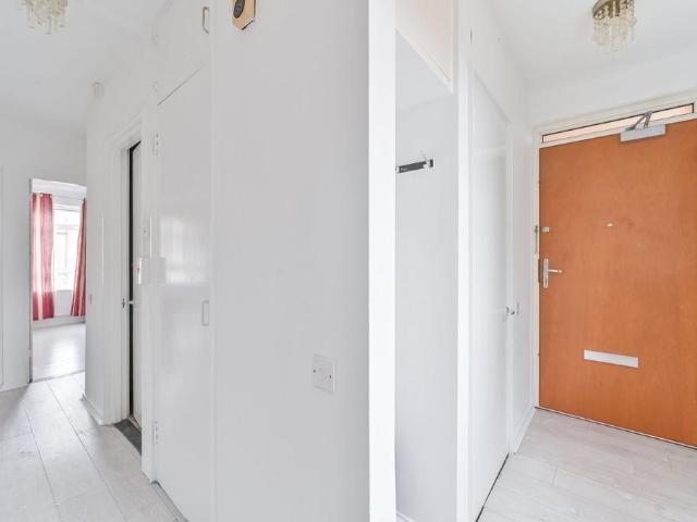 Flat for sale in Camberwell, Greater London