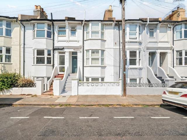 Flat for sale in Aldrington